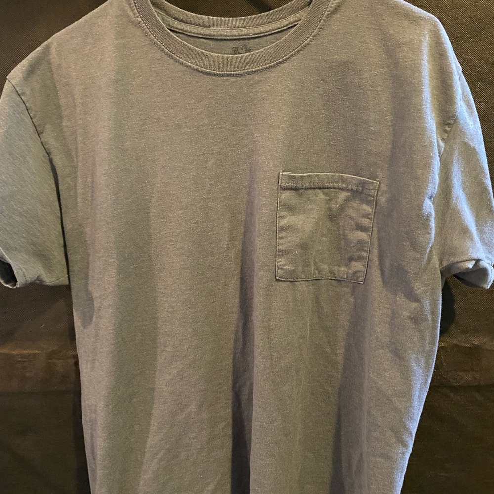 Mens Fruit of the loom shirt with pocket.